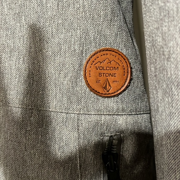 Volcom snowboard jacket - Picture 5 of 11